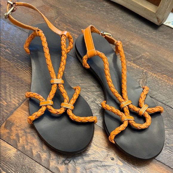Tufi Duek Shoes - Orange 🍊 Strapy EUC Classic Leather braided TUFI DUEK size 36 or women’s 5.5-6